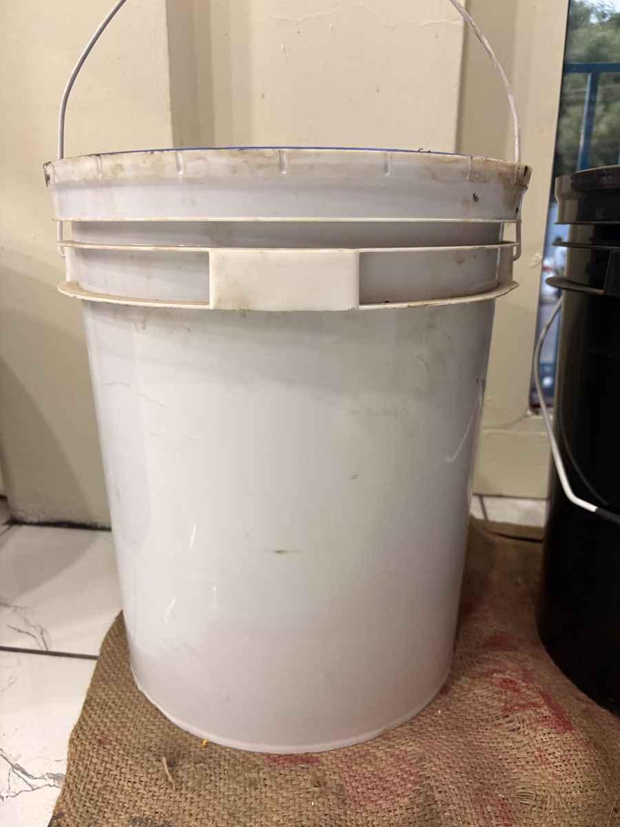 Grease Can 3