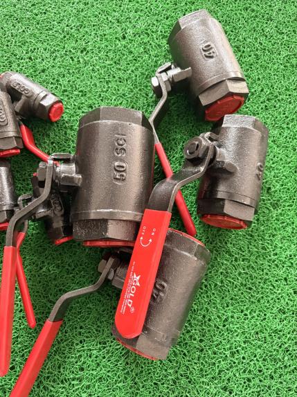 1½'' & 1/2'' Valves 5